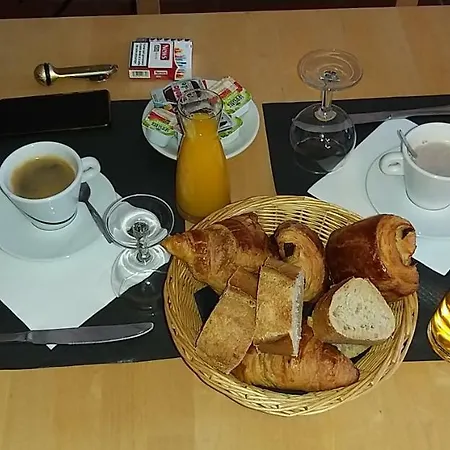 Ξενοδοχείο Castel D'olmes 2*